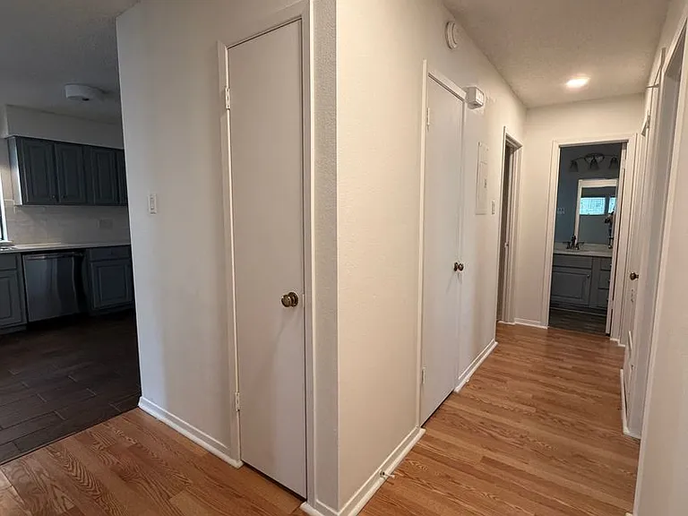 2407A Winsted Ln — Photo 11