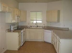 4th image of 1016 Skysail Dr