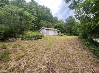 8213 Pleasant Valley Rd SE, Uhrichsville, OH 44683