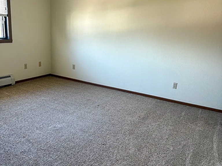310 Dickinson Dr SE — Photo 6