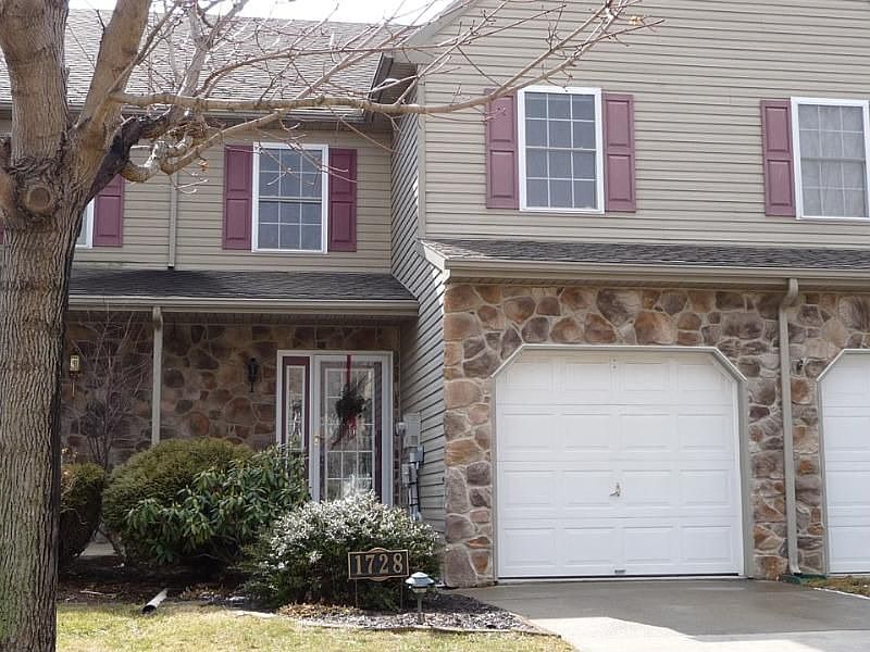 2nd image of 1728 Pinewind Dr