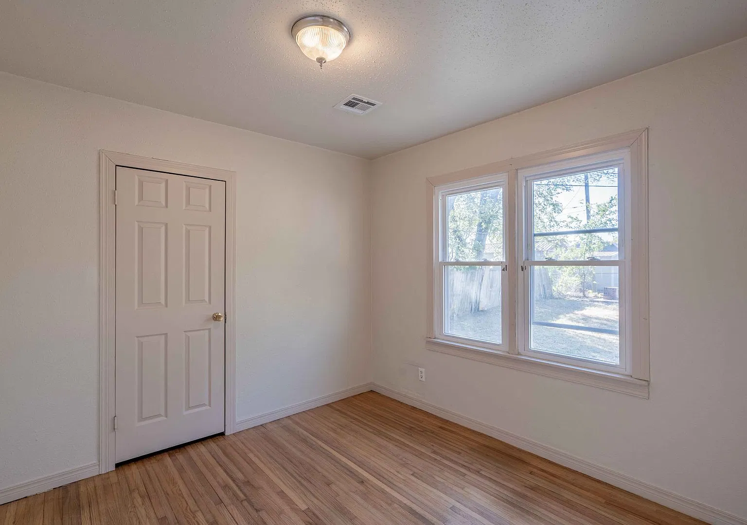 3 Bed 1 Bath Tulsa! — Photo 3