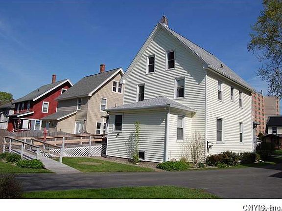 3rd image of 27 William St