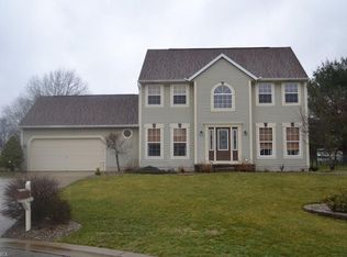 6447 Songbird Cir NE, Canton, OH 44721
