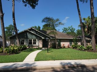 2709 Williamsburg Dr, Dickinson, TX 77539