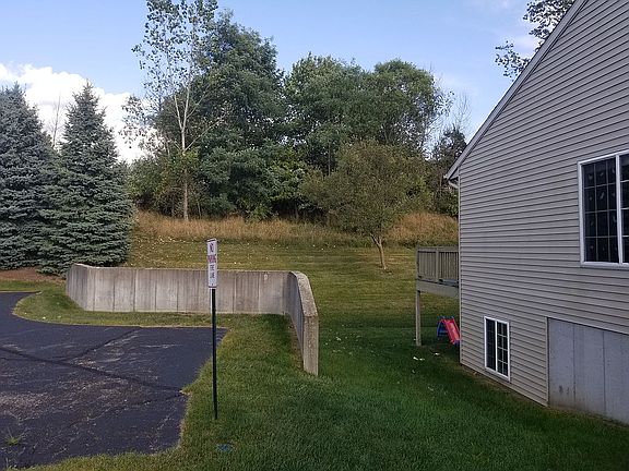 2nd image of 2662 Weatherby Hills Dr SE