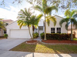 584 Cascade Falls Dr, Weston, FL 33327