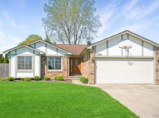 40831 Romeo Plank Rd, Clinton Township, MI 48038