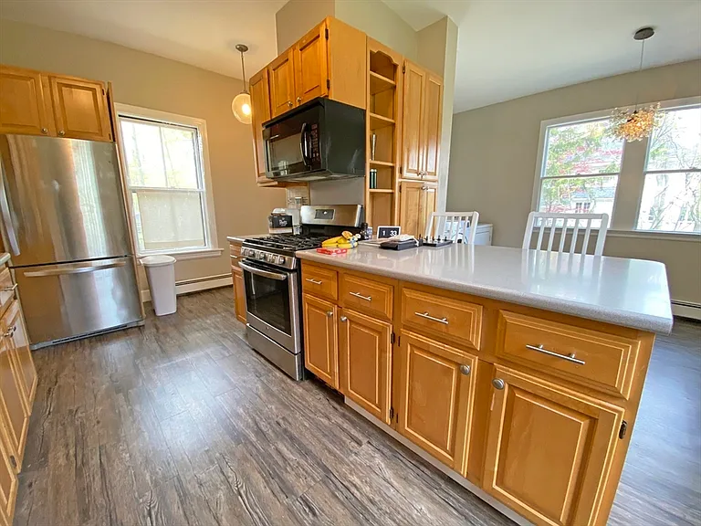 263 Auburndale Ave — Photo 4