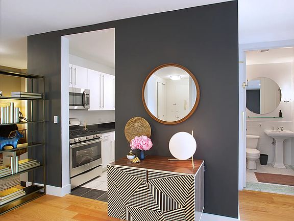 4th image of 50 Murray St APT 1318