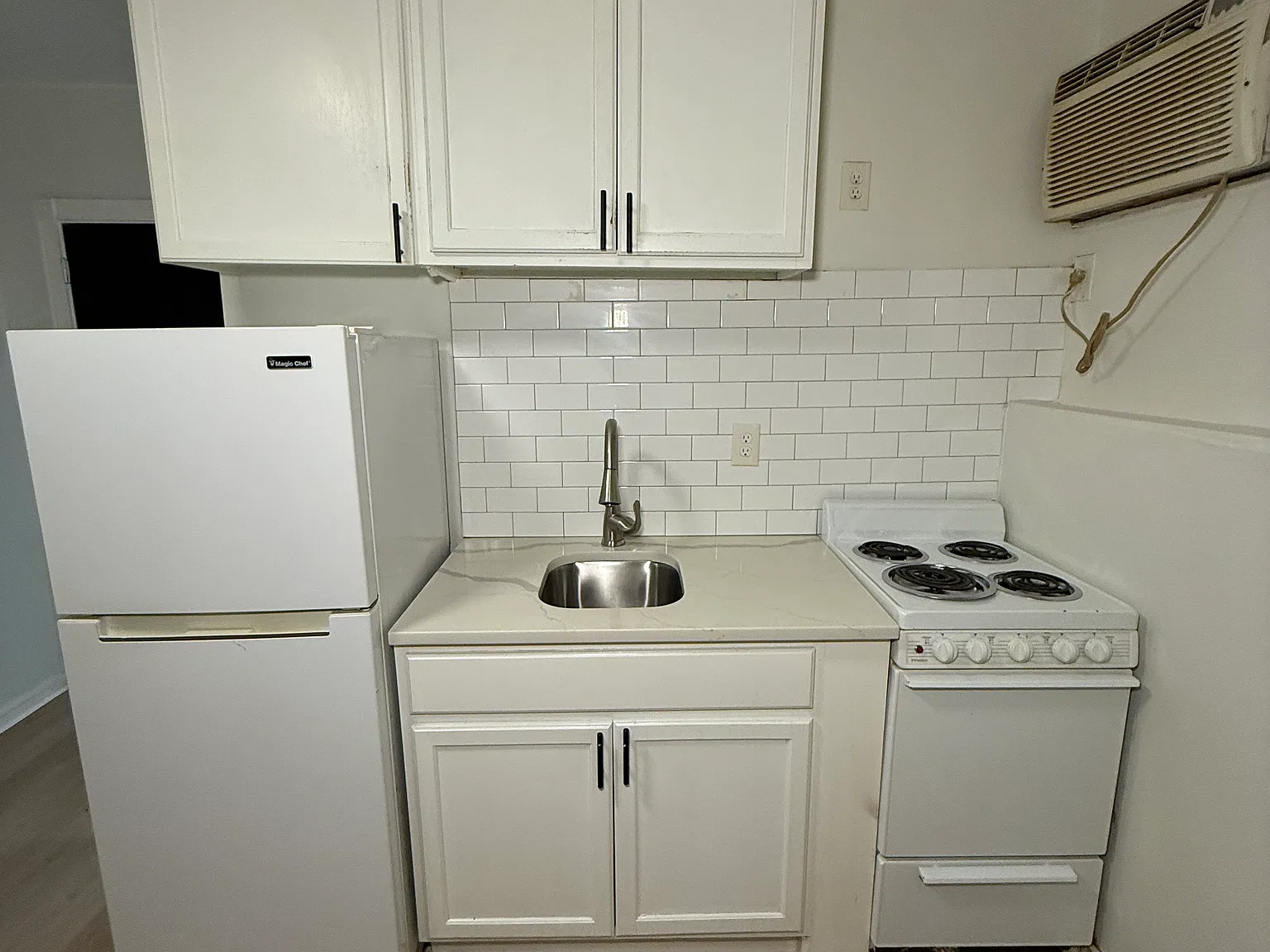 Studio, 217 sqft, $1,900 — Photo 4