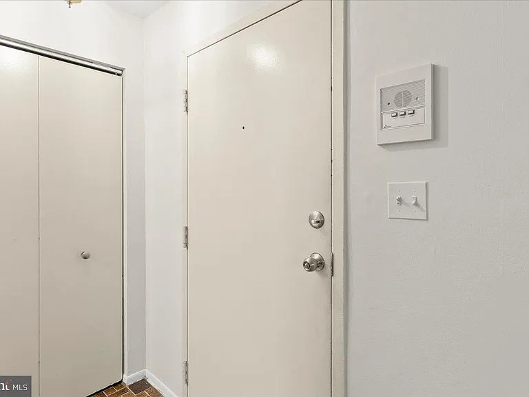 1701 Mount Washington Ct #D — Photo 5