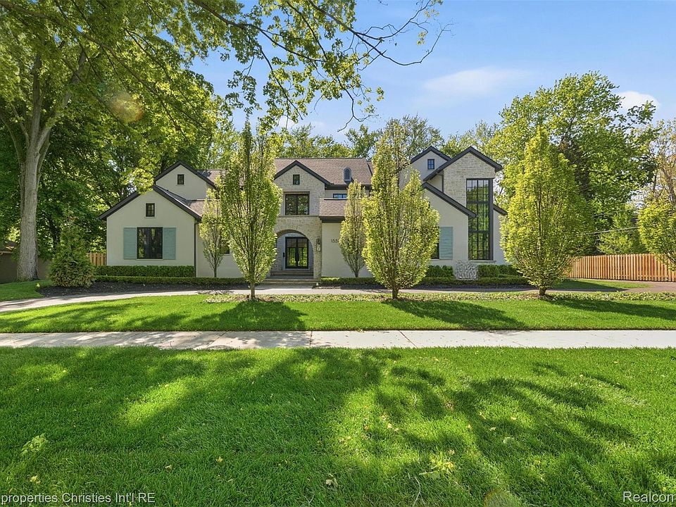 1st image of 1551 Lakeside Dr