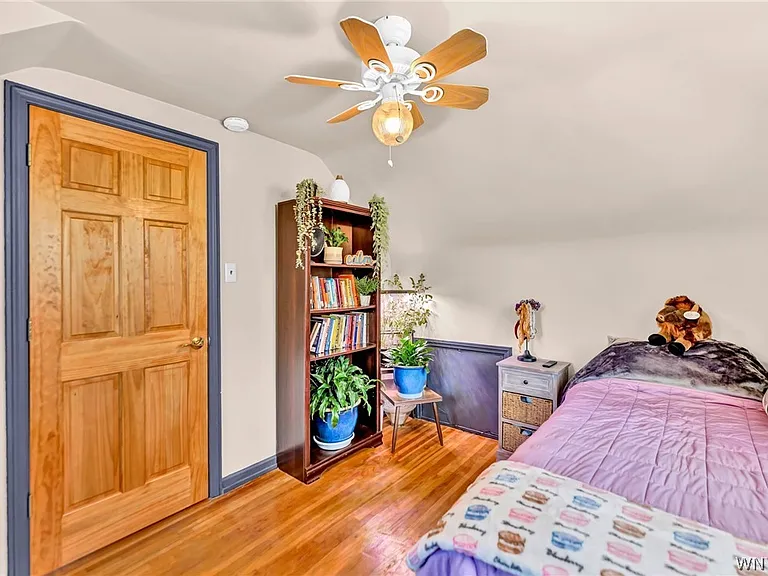 252 Royal Pkwy E — Photo 21