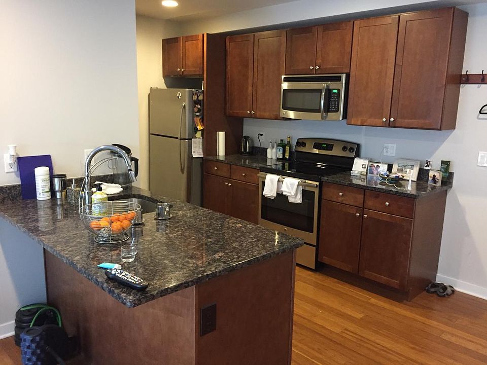 2nd image of 622 N 2nd St Unit 204