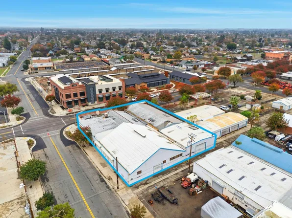 203 E 7th St, Hanford, CA 93230