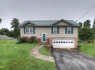 32 Mockingbird Ct, Jonesborough, TN 37659