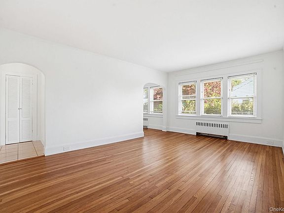 5th image of 42 Beverly Road