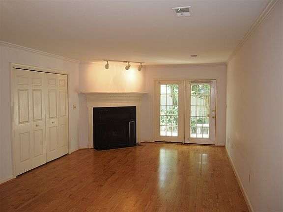 5th image of 174 Buckstone Ln