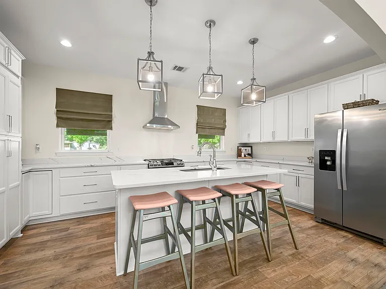 18656 Magnolia Est — Photo 3