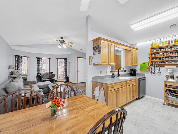 2nd image of 1210 Spring St