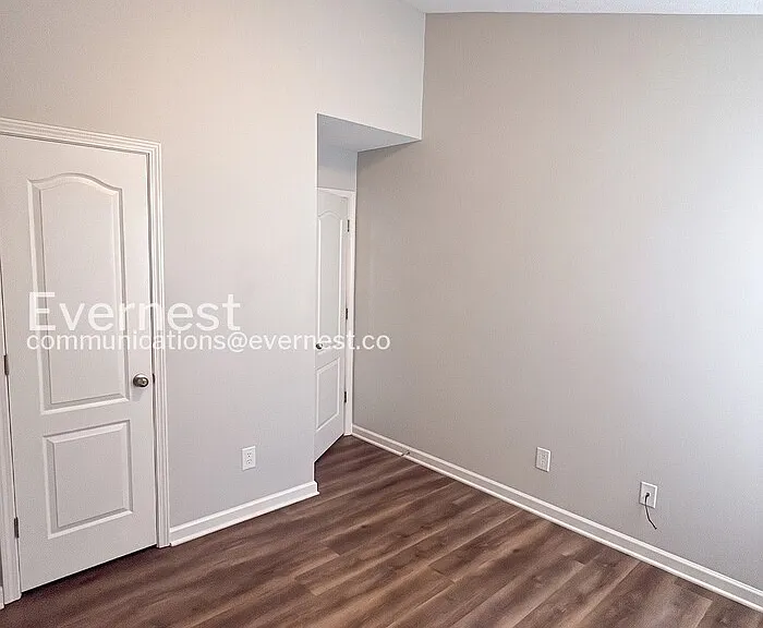 8631 Thomas Ln — Photo 19