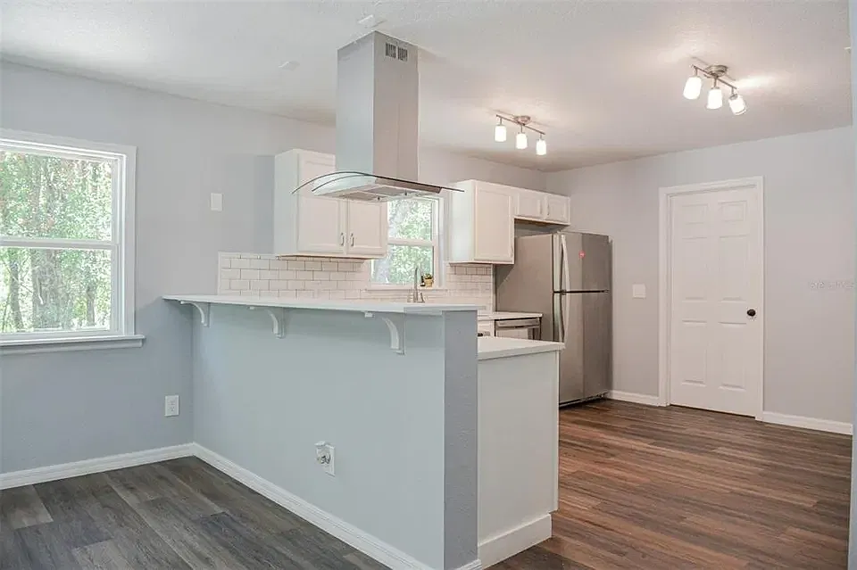 3 bed, 1092 sqft, $1,800 — Photo 3