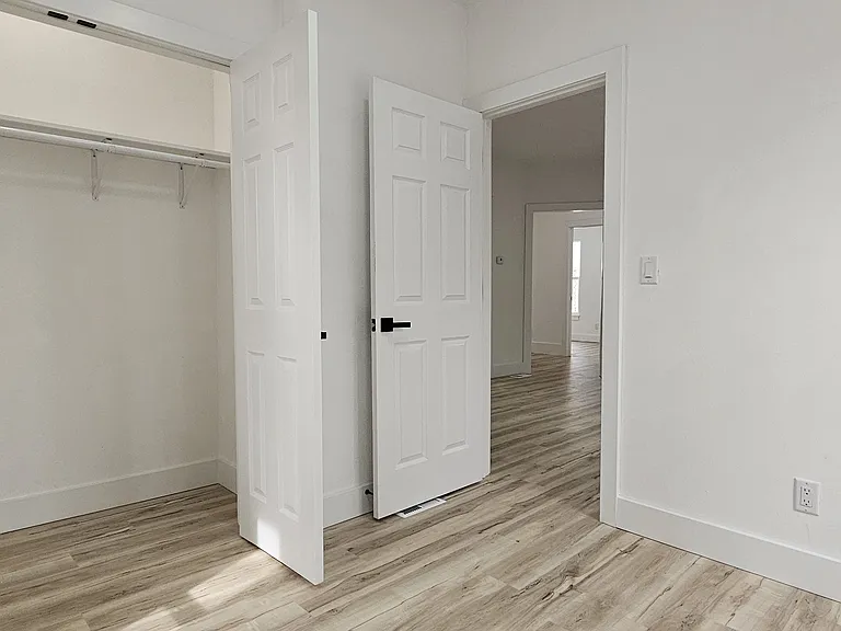 1035 Crosby St #1037 — Photo 8