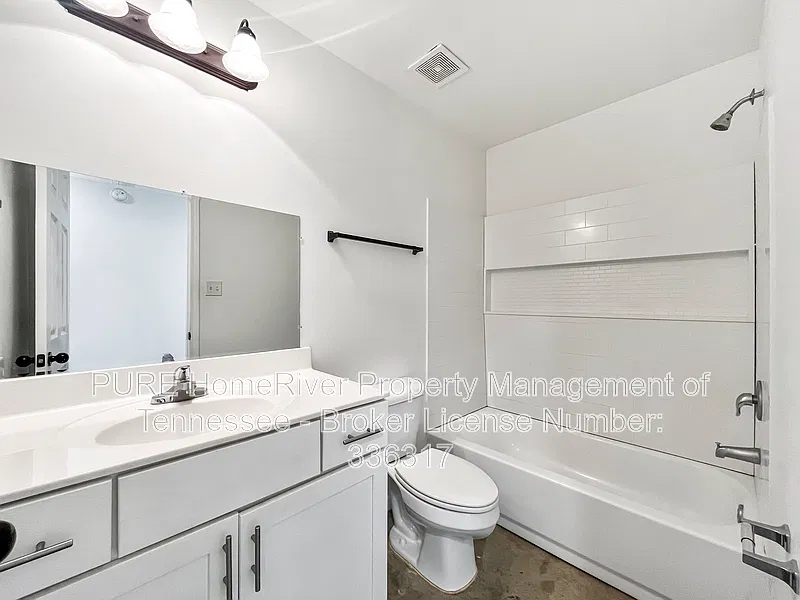 4 bed, 2.0 bath, 1296 sqft, $1,045 — Photo 2