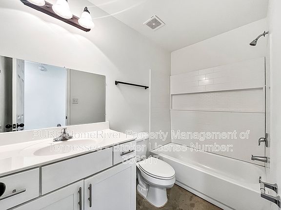 2nd image of 2975 Lake Park Rd
