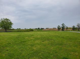 832 Lakeshore Dr, Tuscola, IL 61953