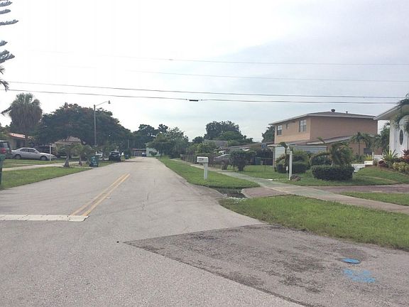 4th image of 3845 NW 185th St