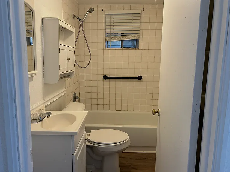 239 S 200 W — Photo 20