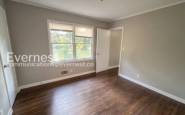2348 2nd St NE — Photo 4
