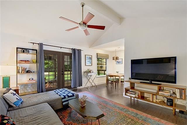 1st image of 305 Craigmont Dr