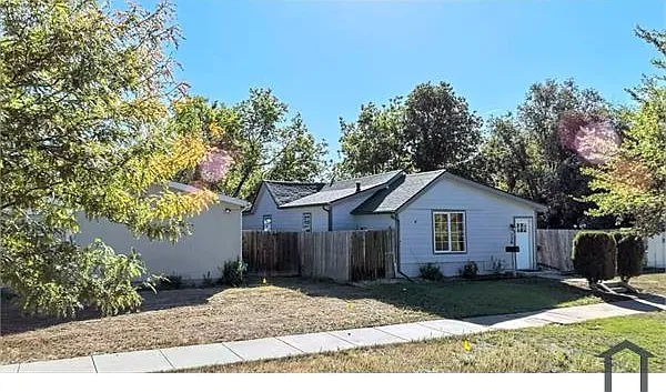 3 bed, 1167 sqft, $2,700 — Photo 1