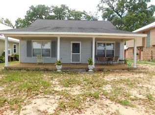 7423 Bay Rd, Mobile, AL 36605
