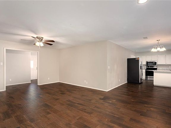 5th image of 3141 E Navajo Ct