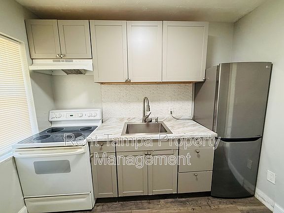3rd image of 635-637 17th Ave S #635