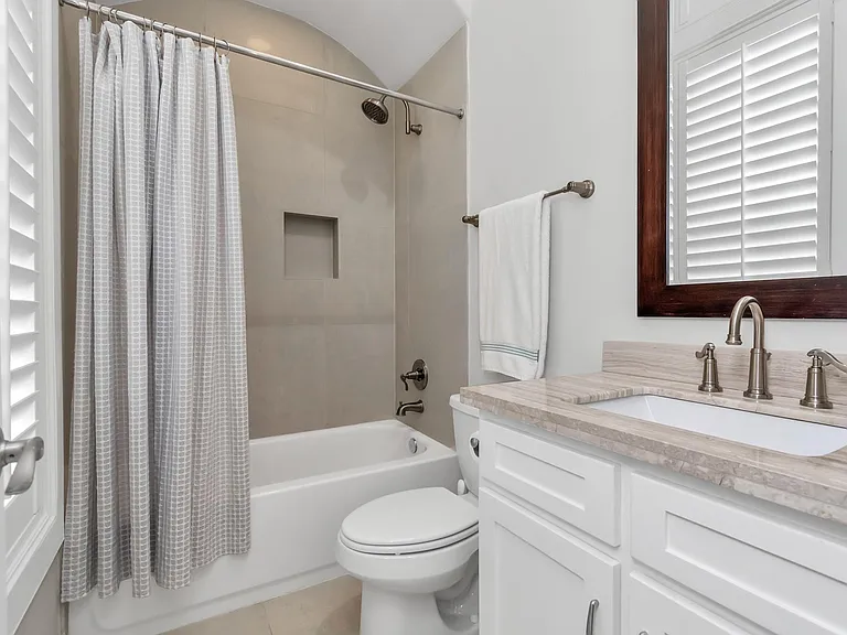 1716 Upland Lakes — Photo 37