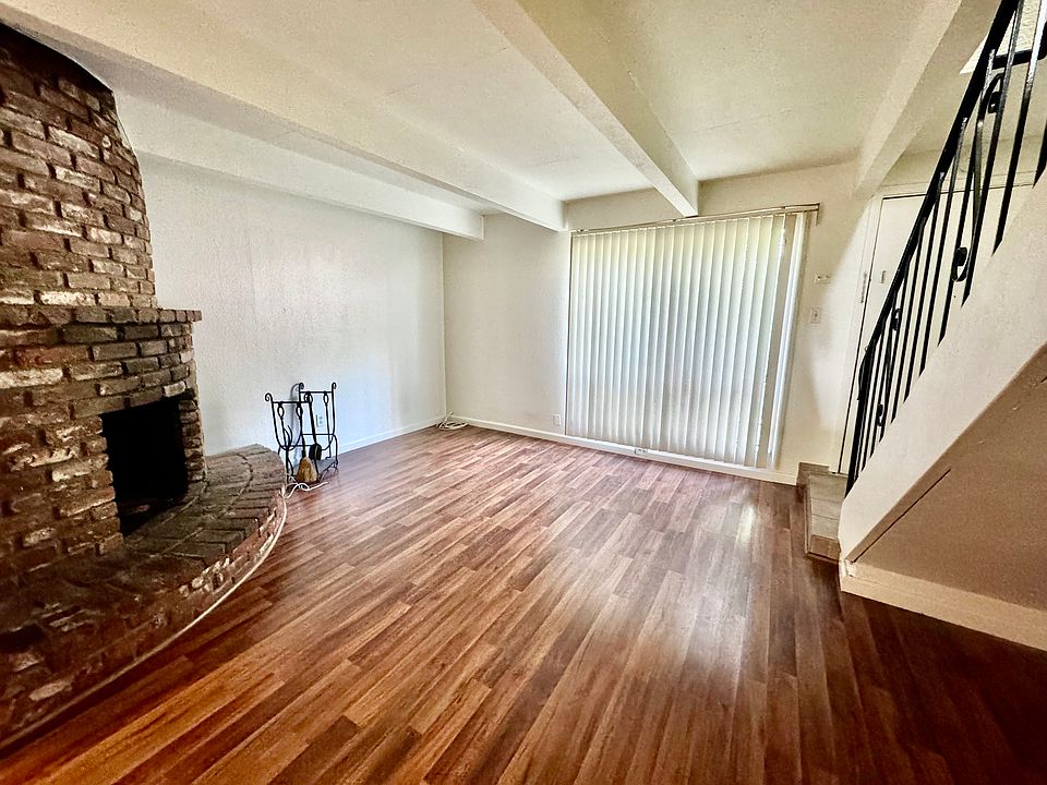 1st image of 2710 E St APT 4