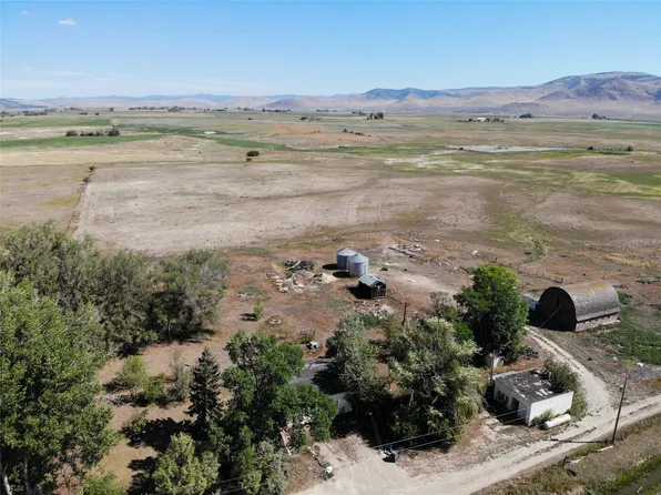 410 West Rd, Lonepine, MT 59848