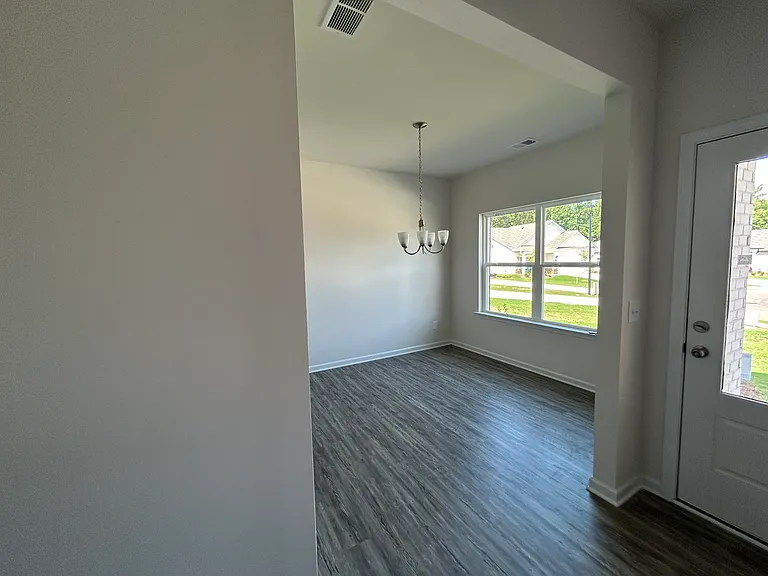 152 Marion Dr — Photo 12