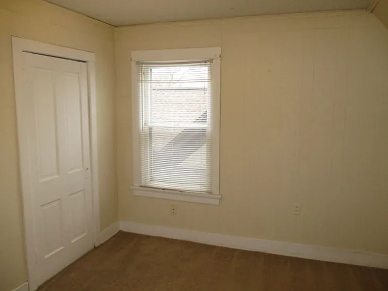 137-139 W Gilman St — Photo 6