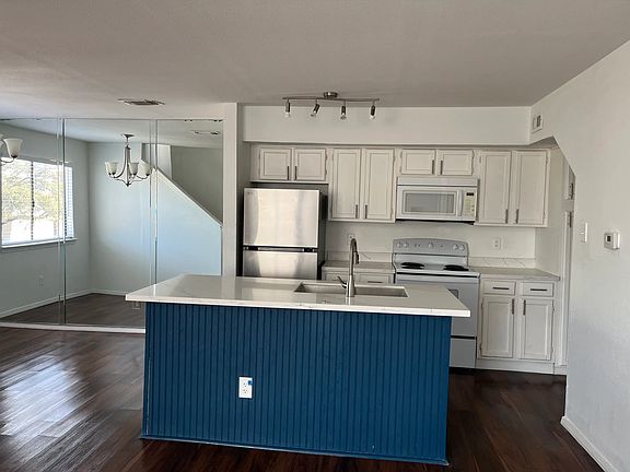 2nd image of 9839 Walnut St #210