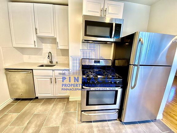 3rd image of 1024 Pico Blvd Suite 4