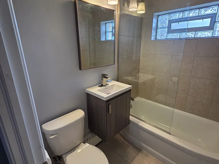 6605 N Northwest Hwy #1 — Photo 15