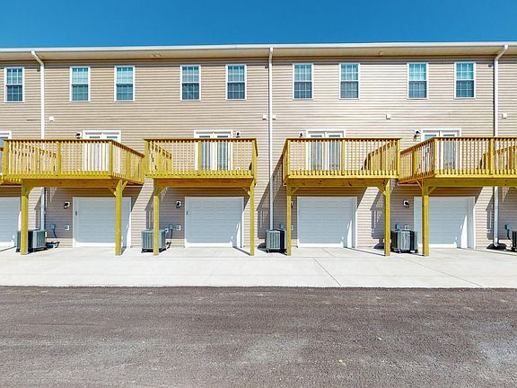 3rd image of 567 Claire Pl