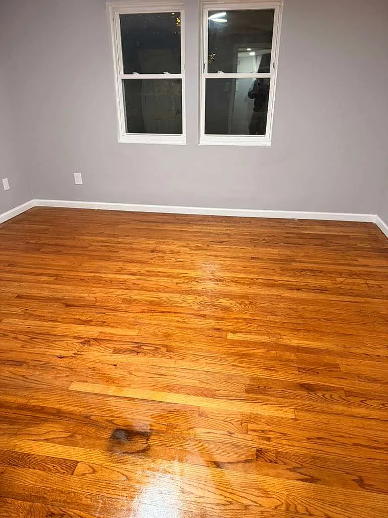 3 bed, 975 sqft, $2,000 — Photo 3