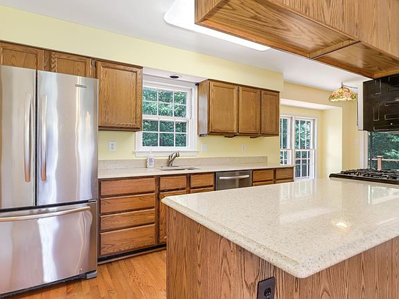 5th image of 15213 McConnell Ct